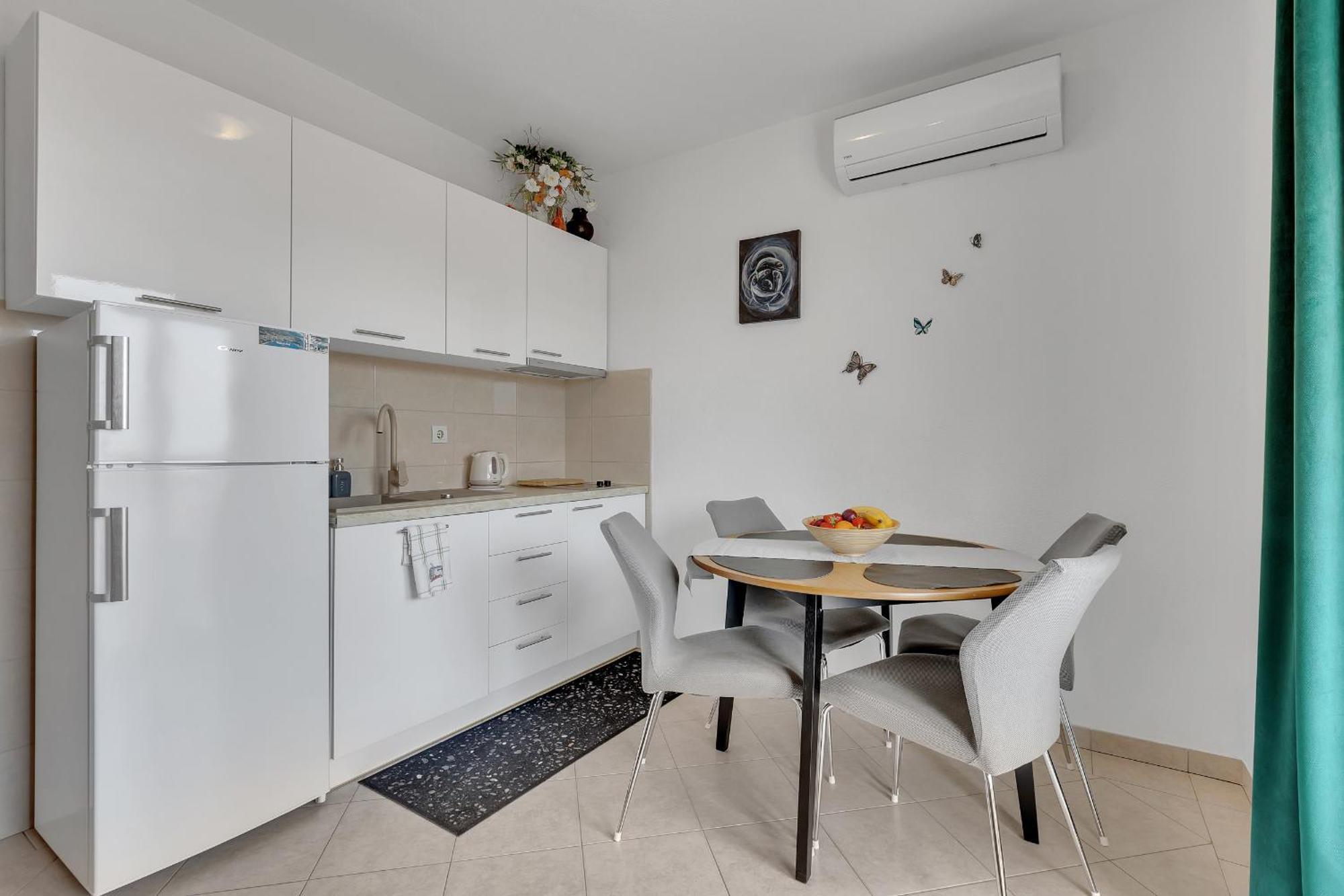 Apartmani Vanda Макарска Экстерьер фото